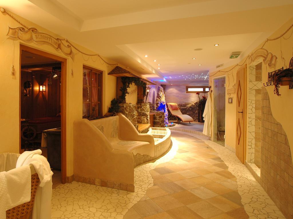 Hotel Garni Romantika Serfaus Exterior photo