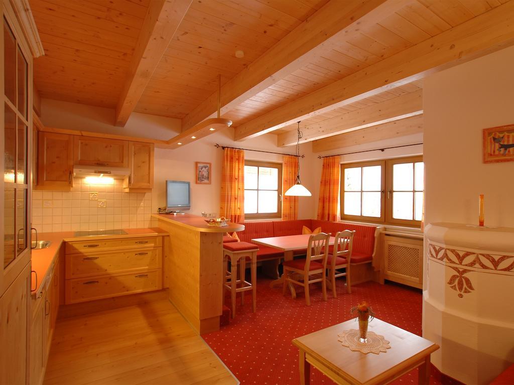 Hotel Garni Romantika Serfaus Room photo