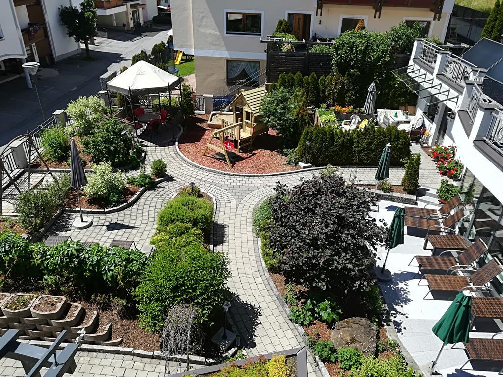 Hotel Garni Romantika Serfaus Exterior photo